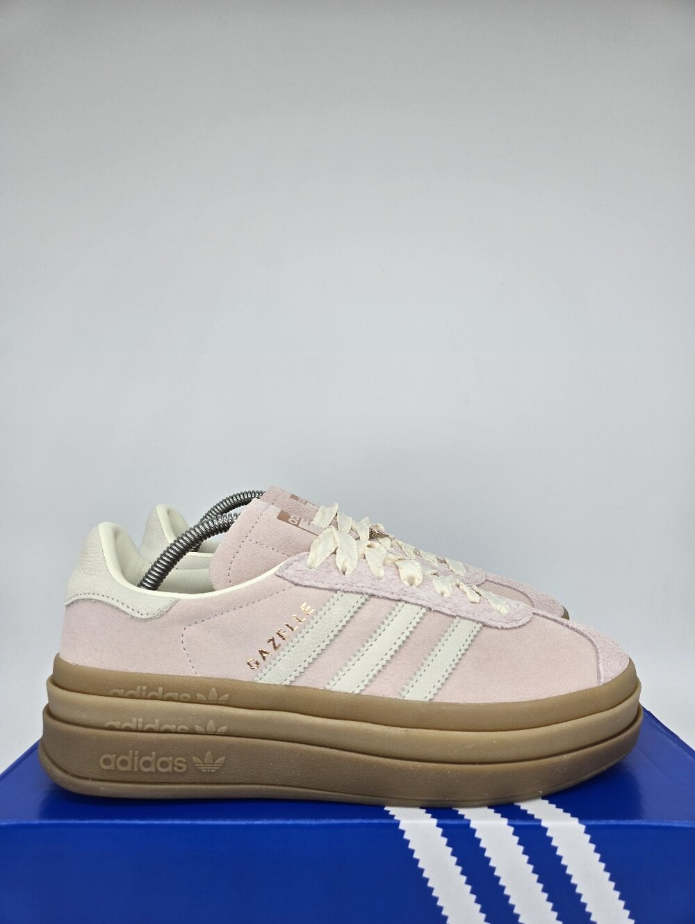 adidas Women's Gazelle Bold IH4209 Sandy Pink Off White Shoes Size 7 - Picture 3 of 8